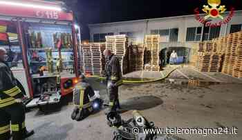FORLI': Incendio nella zona industriale, intervengono cinque squadre di vigili del fuoco | FOTO - Teleromagna24
