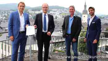 Stadt Meschede wird Vorreiter bei Photovoltaik: Verträge mit Solarfirma unterschrieben - sauerlandkurier.de
