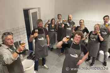 Hier kun je voortaan je eigen bier proberen brouwen in een keukenpot: “Het resultaat kunnen we nu nog niet proeven, spannend!”