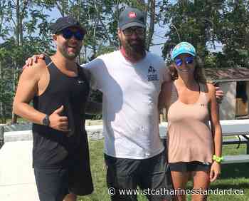 Teams tested by choppy waters during annual Lake Erie Challenge; Port Colborne man and Welland woman take part - StCatharinesStandard.ca