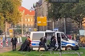 Dresden: Polizei bleibt stecken - und wird zum viralen Hit - Sächsische.de