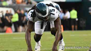 Eagles lock up DE Sweat with 3-year extension