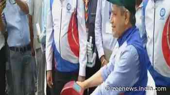 Railway Minister Ashwini Vaishnaw rides floor cleaning car at New Delhi Railway station - Watch