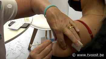 Honderdtal vaccinaties op GO! Atheneum in Denderleeuw voor wie kans nog niet had gehad - TV Oost