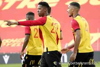 🎥 Hallucinante beelden uit Lens: fans bestormen tijdens rust het veld