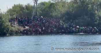 Reporter on the Rio Grande 'Absolutely Stunned' as Masses of Migrants Ford River Into America