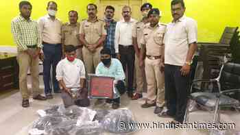 Forest officials seize black coral, animal parts from Kalyan resident - Hindustan Times