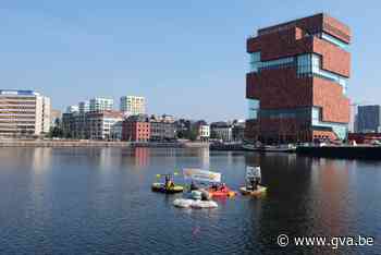 Opmerkelijke actie tegen chemiebedrijf Ineos in Bonapartedok (Antwerpen) - Gazet van Antwerpen Mobile - Gazet van Antwerpen