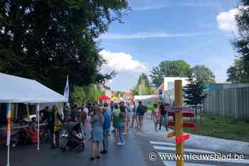 Verenigingen stellen zich voor tijdens foor