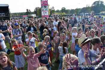 Blije gezichten op zomers Pukema