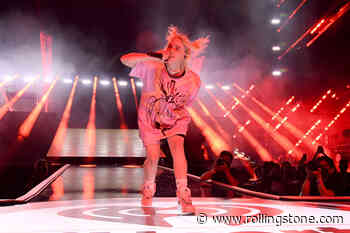 Watch Billie Eilish Perform to Packed Arena at iHeartRadio Festival