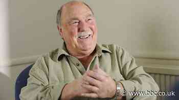 England and Tottenham legend Greaves dies