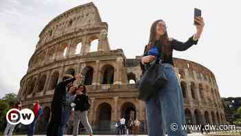 Coronavirus digest: Vaccine bookings spike after Italy extends COVID pass requirements | DW | 19.09.2021 - DW (English)