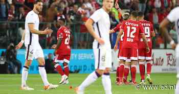 Voetbal Kort | Anderlecht nipt langs negen man Standard Luik, Turkije maakt komst Kuntz officieel - AD.nl