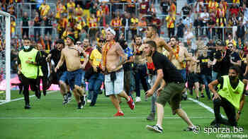 Weer chaos in Frankrijk: Lens-fans bestormen veld in derby tegen Lille - sporza.be