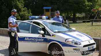 Modena, da lunedì controlli su assicurazioni e targhe estere - La Gazzetta di Modena