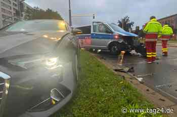 Polizeibus kollidiert in Dresden mit Audi: Was war da los? - TAG24