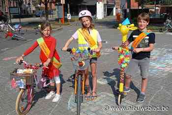 Strapdag op kerkplein in Gooreind