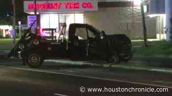 2 killed in crash with tow truck in NW Houston - Houston Chronicle