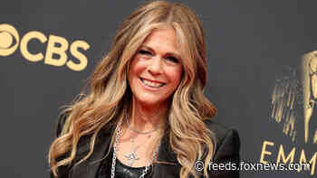 Rita Wilson rapped at the Emmys – and sends social media into a frenzy