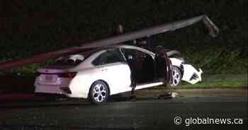 Man dead after car shot at, crashes into light pole in Toronto’s east end: police - Globalnews.ca