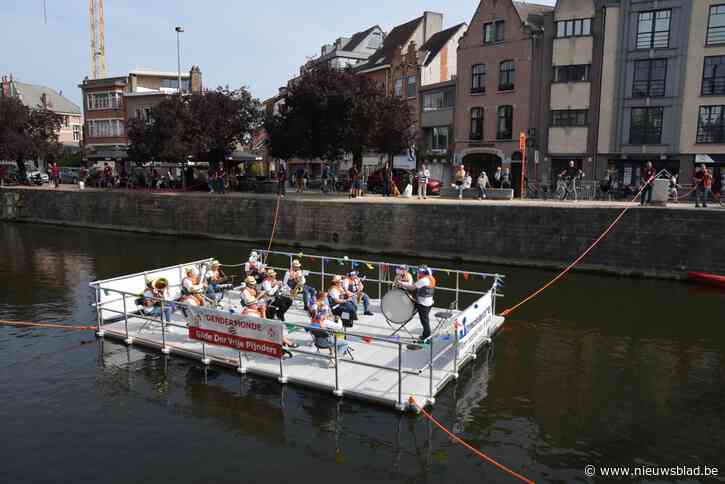 Sint-Cecilia viert 200ste verjaardag met concert op vlot<BR />