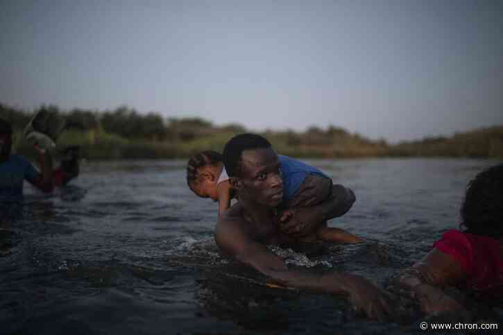 AP PHOTOS: Haitian migrants flock to small Texas border city