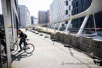 Afwerking fietshelling Parkbrug loopt vertraging op