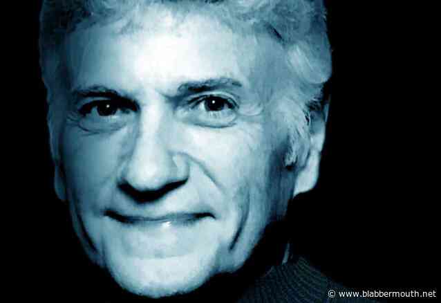 Ex-STYX Singer DENNIS DEYOUNG Says He Would Be 'Perplexed' If Somebody Confused Him Vocally With LAWRENCE GOWAN