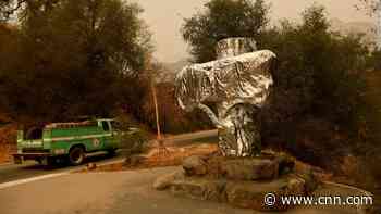 KNP Complex Fire reaches part of Sequoia National Park's Giant Forest, threatening some of the world's largest trees - CNN