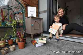 Sylvie laat buurtbewoners planten en boeken ruilen