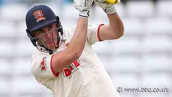 Dan Lawrence: England batsman signs new Essex deal until 2023