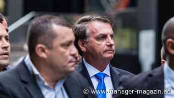 Jair Bolsonaro muss wegen fehlender Corona-Impfung seine Pizza auf dem Bürgersteig essen