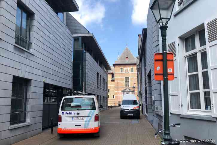 Kinderen vertellen aan zorgjuf hoe ze dagelijks door papa geslagen worden: “Een ijzeren stok kreeg de naam ‘Alfred’, de vader maakte er een spelletje van”