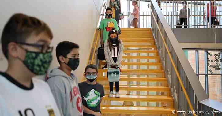 Former FDA Commissioner: Six Foot Social Distancing Rule Was ‘Arbitrary’