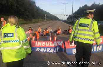 M25 protests: Police arrest 38 people after motorway blocked