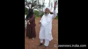 `Aisa desh hai mera`, Twitterati react to elderly Muslim man`s rendition of iconic Mahabharat title song