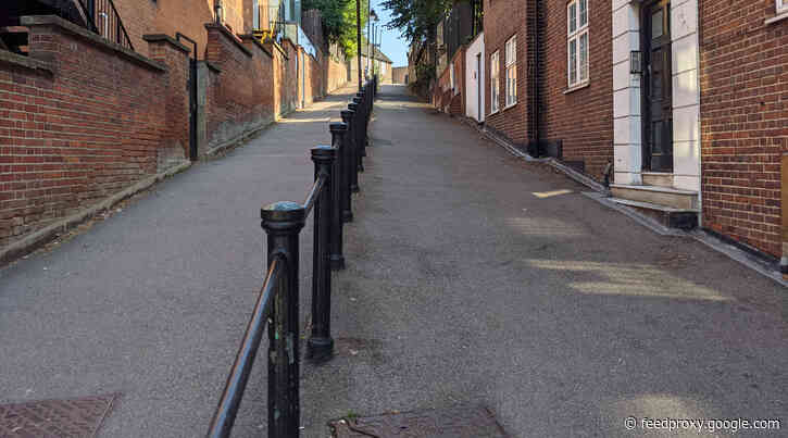 London’s Alleys: Trinity Walk, NW3