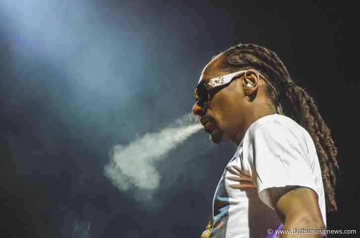 Snoop Dogg Drops A Bomb on the NFT Community – He’s Cozomo Medici