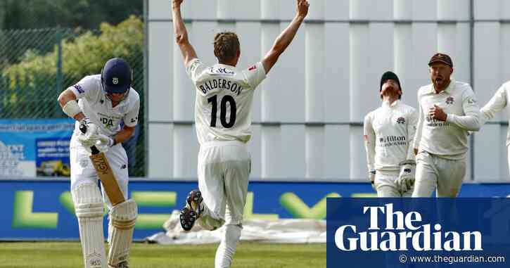 Hampshire rally in county title tussle after Lancashire dismiss them cheaply