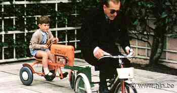 Prutsen met mosterd en racen op een driewieler: royals halen herinneringen op aan prins Philip in docu - Het Laatste Nieuws