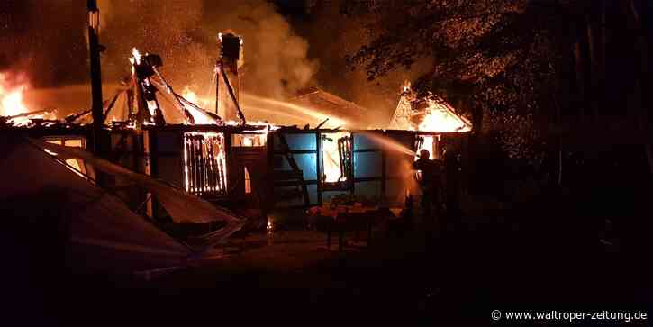 Historisches Zechengebäude in Witten abgebrannt, Feuerwehrmann verletzt – „Hatten keine Chance“ - Waltroper Zeitung