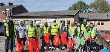 Volunteers from Islamic group collect 50 bags of rubbish