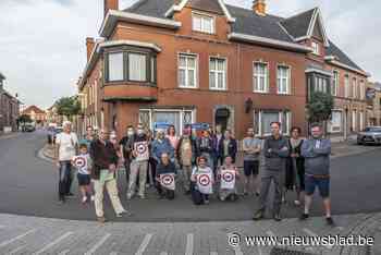 Bewoners protesteren tegen zwaar verkeer in centrumstraten: “Ingrijpen voor er een dodelijk ongeval gebeurt”