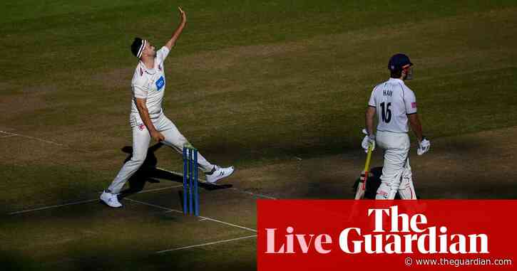 County cricket finale: Warwickshire, Hampshire and Lancashire all in title contention – live!