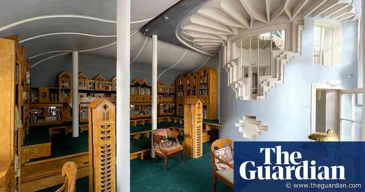 Is that a dishwasher or a Hindu temple? Inside kitsch pomo masterpiece Cosmic House