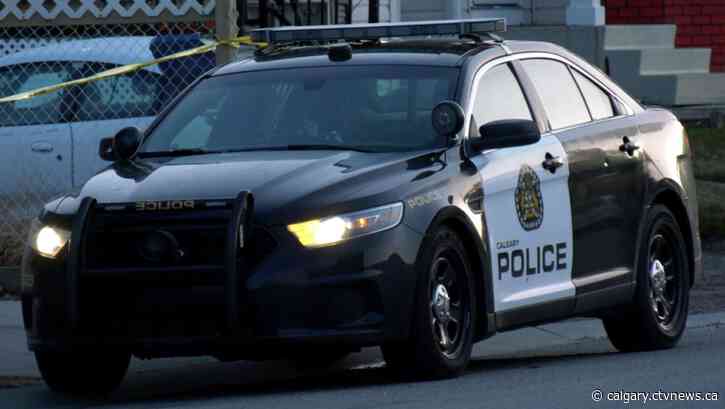 Customers tied up, injured in Calgary pharmacy robbery