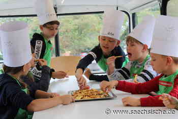 Riesa: Schüler kochen im Doppelstockbus - Sächsische.de