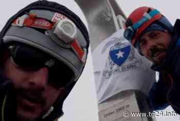 Sora – La bandiera del CAI sventola sulla cima dell'Ortles - TG24.info