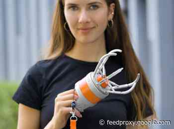 Pupsule contactless dog poop scooper hits Kickstarter